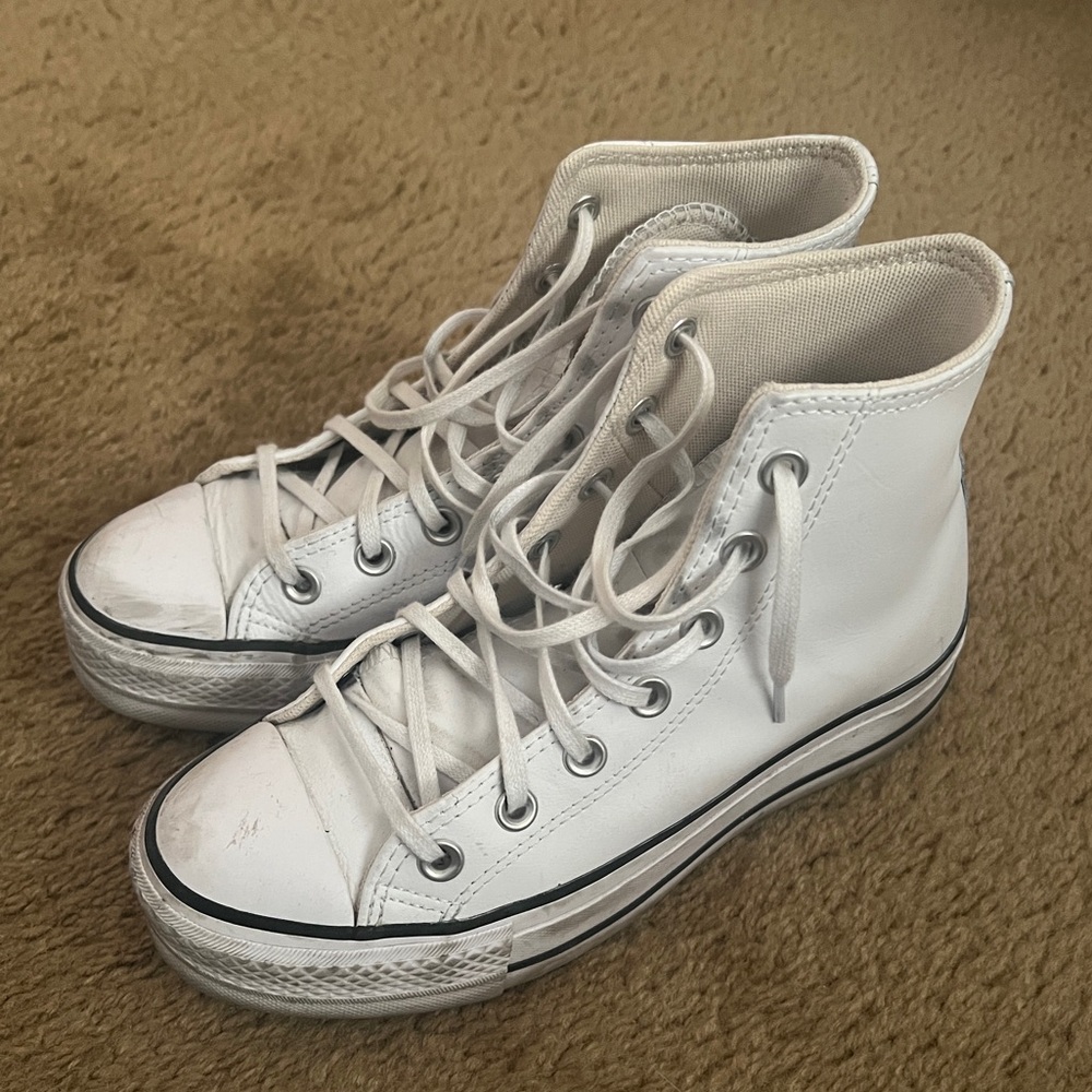 Chuck Taylor All Star Leather Platform